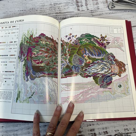 Santa Claus An American Treasure Leisure Arts Cross Stitch Pattern Book 1999 - Picture 6 of 10